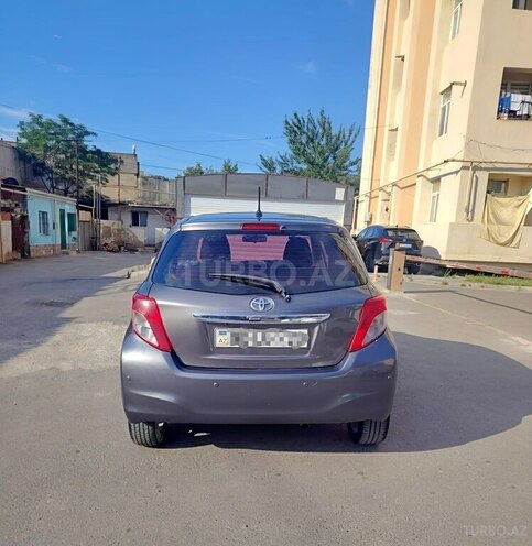 Toyota Vitz-2