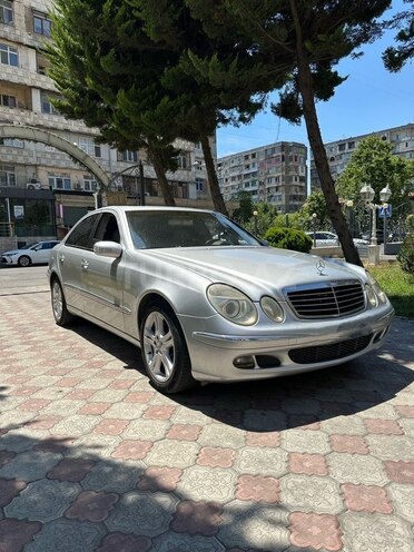 Mercedes E 240-3