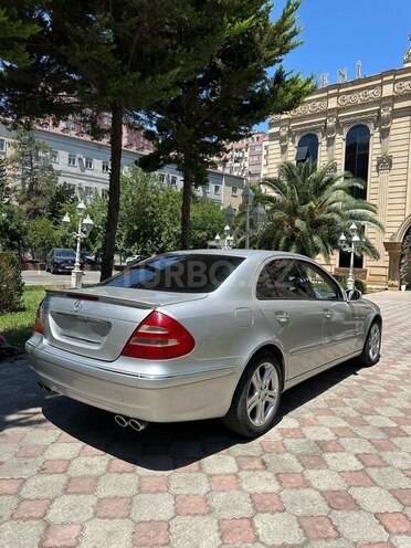 Mercedes E 240-4