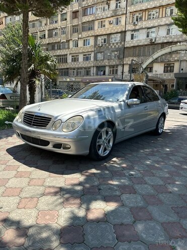 Mercedes E 240-2