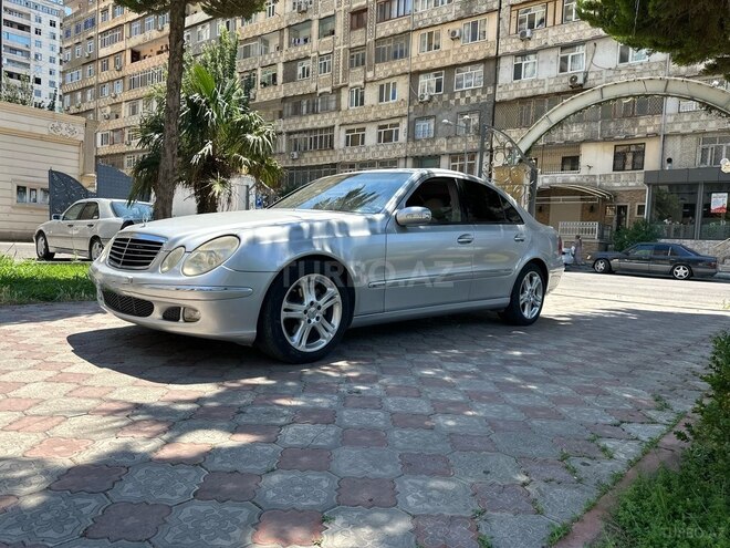 Mercedes E 240-8