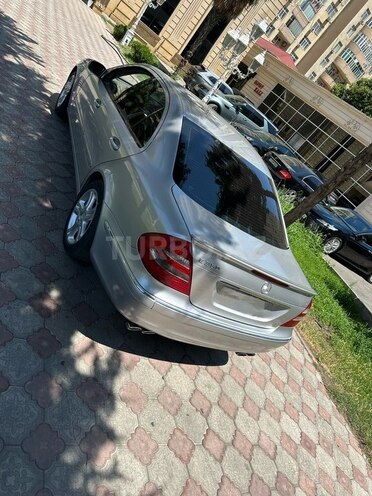 Mercedes E 240-10