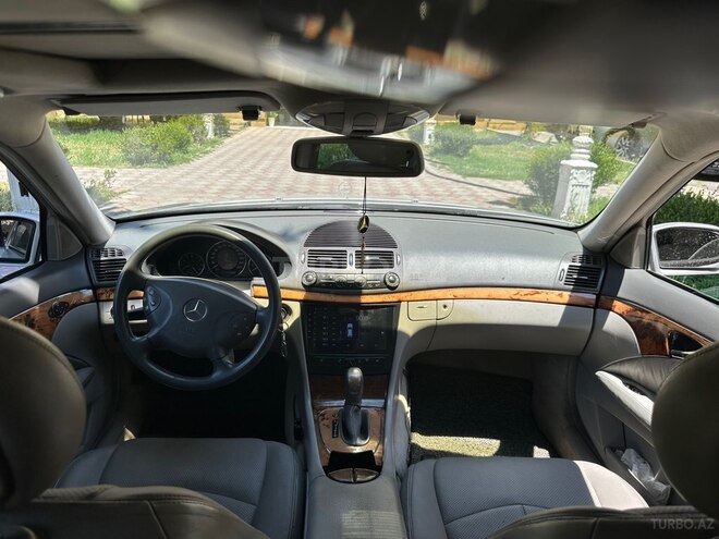 Mercedes E 240-14