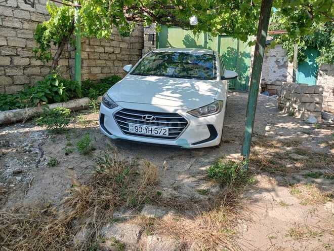 Hyundai Elantra-1