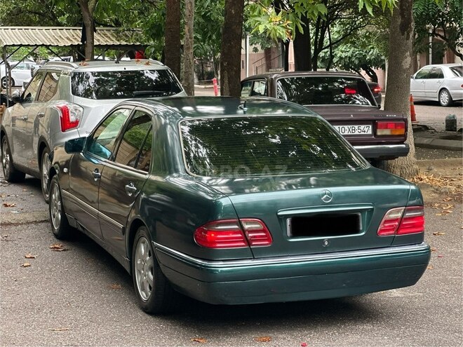 Mercedes E 200-5
