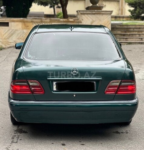 Mercedes E 200-3