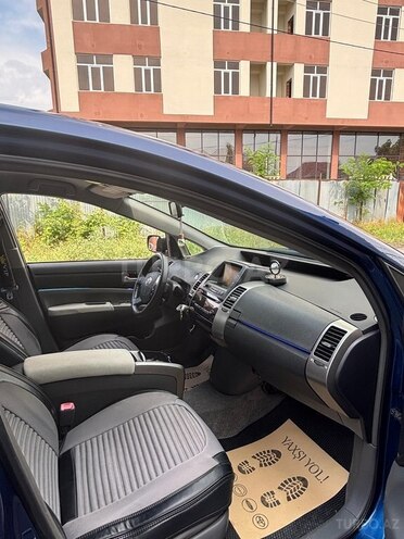 Toyota Prius-3