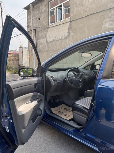 Toyota Prius-9