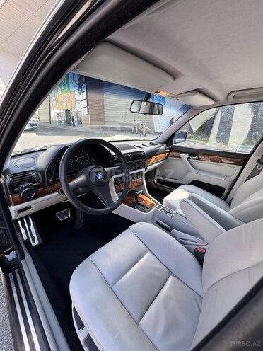 BMW 740-15