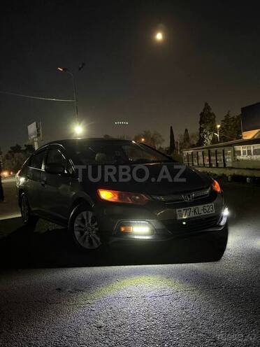 Honda Insight-3