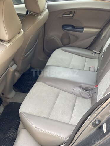 Honda Insight-9