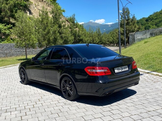 Mercedes E 250 4MATIC-5