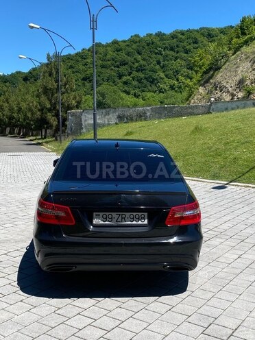 Mercedes E 250 4MATIC-10