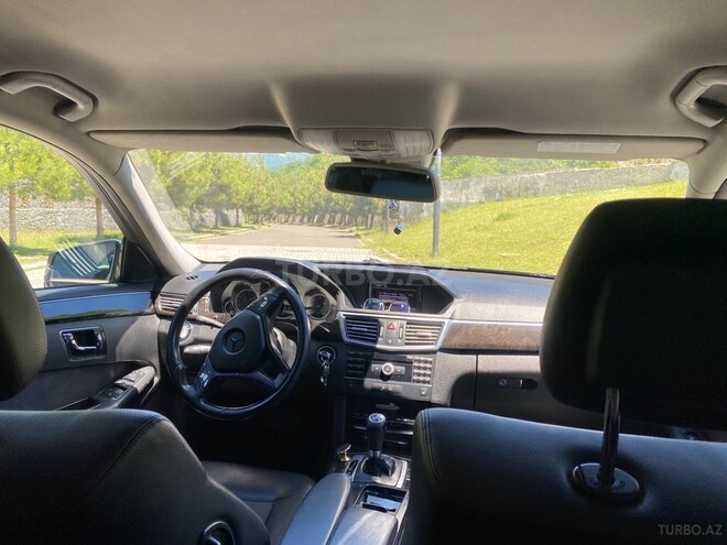 Mercedes E 250 4MATIC-11