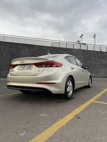 Hyundai Elantra-6