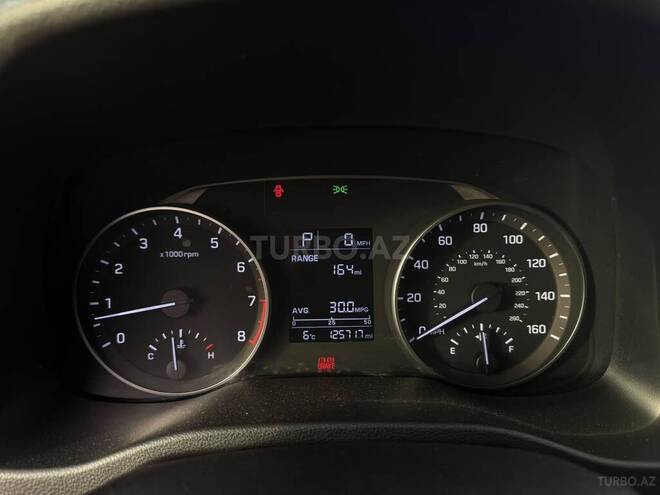 Hyundai Elantra-12