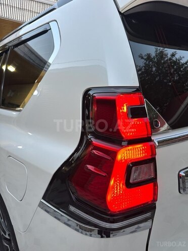Toyota Land Cruiser Prado-13