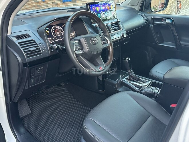 Toyota Land Cruiser Prado-9