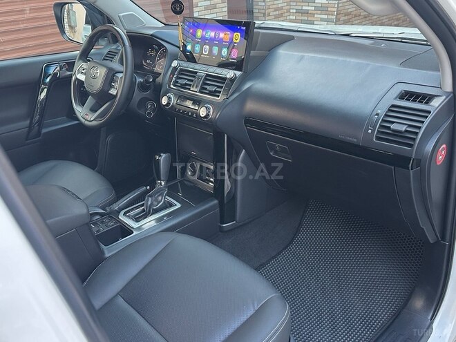 Toyota Land Cruiser Prado-10