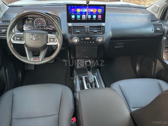 Toyota Land Cruiser Prado-8
