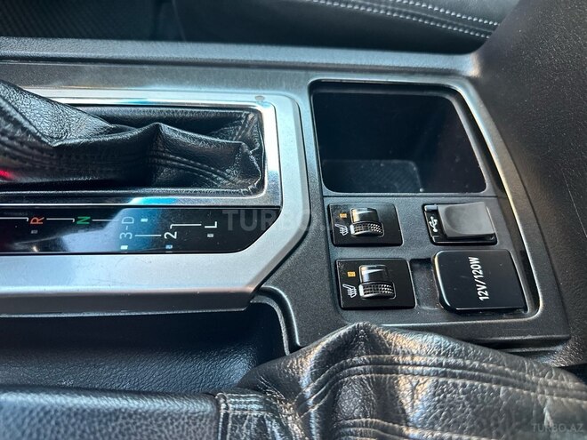 Toyota Land Cruiser Prado-16