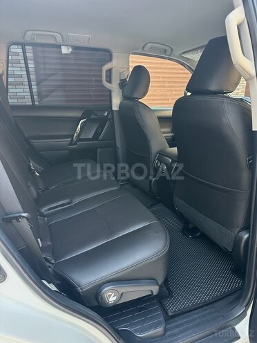 Toyota Land Cruiser Prado-12