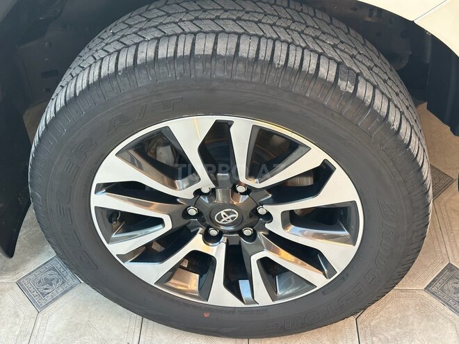 Toyota Land Cruiser Prado-14