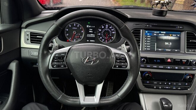 Hyundai Sonata-16