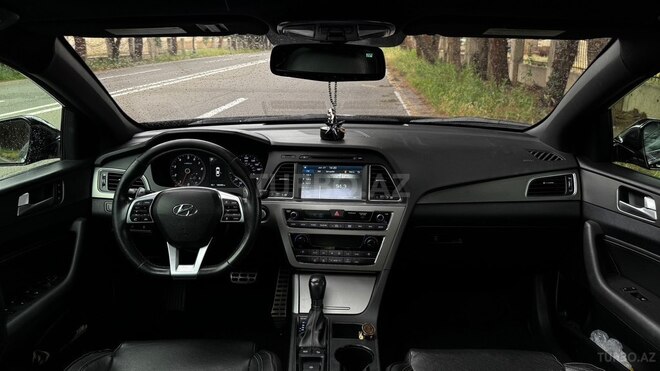 Hyundai Sonata-20