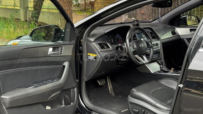 Hyundai Sonata-11