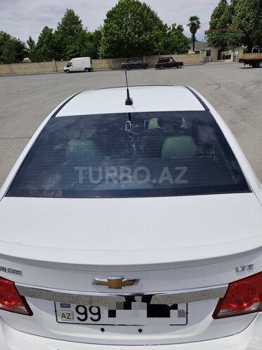 Chevrolet Cruze-13