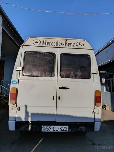 Mercedes 208 D-4