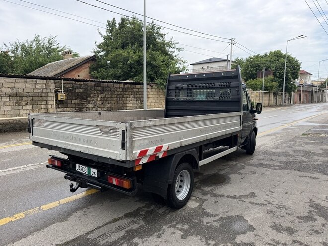 Ford Transit-5