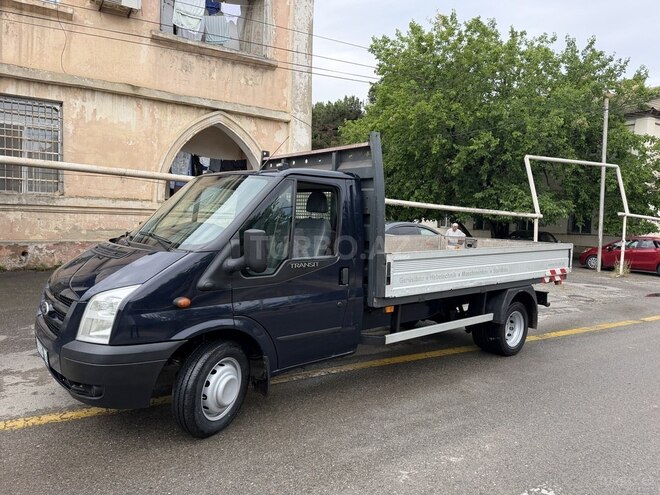 Ford Transit-3