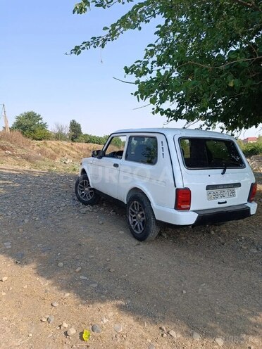 LADA (VAZ) Niva-8