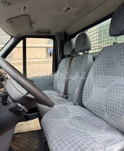 Ford Transit-12
