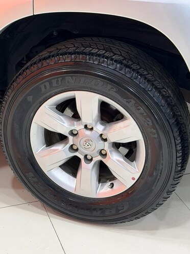 Toyota Land Cruiser Prado-12