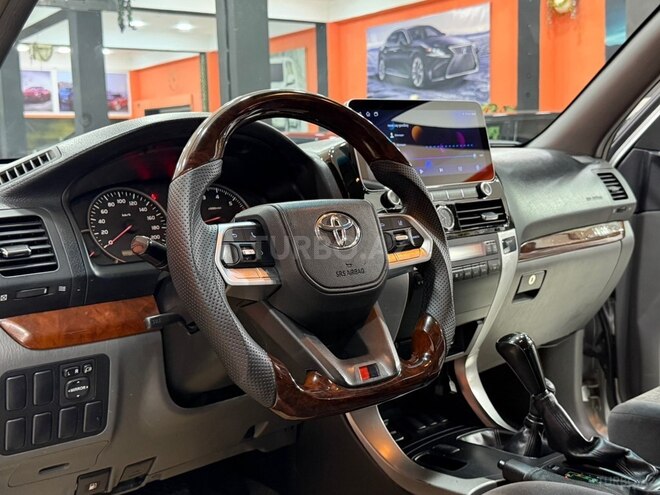 Toyota Land Cruiser Prado-16
