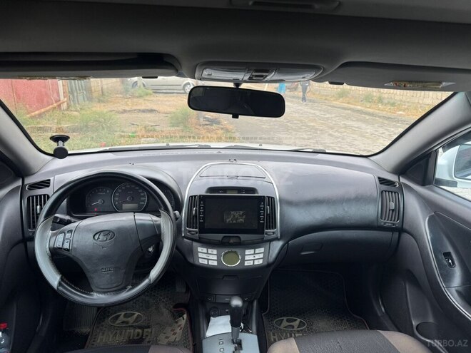 Hyundai Elantra-3