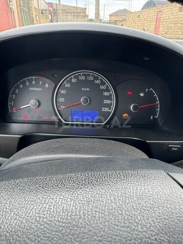Hyundai Elantra-7