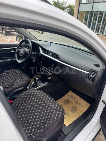 Kia Rio X-Line-8