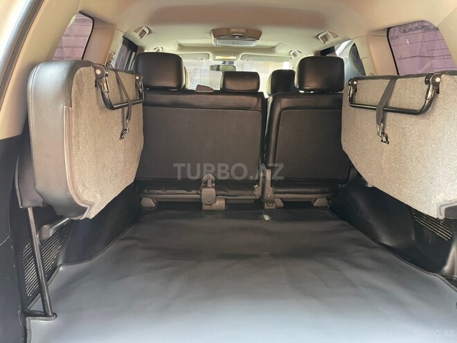Toyota Land Cruiser-11