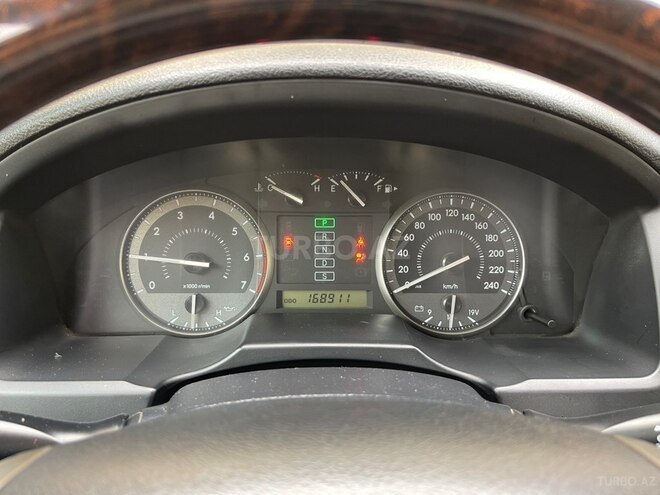 Toyota Land Cruiser-9
