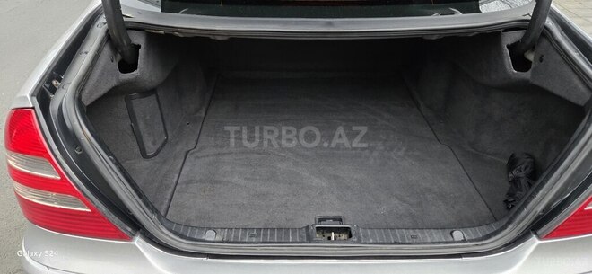 Mercedes E 200-13