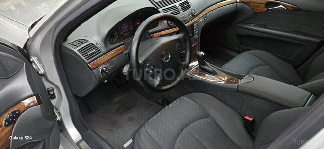 Mercedes E 200-12