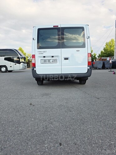 Ford Transit-5