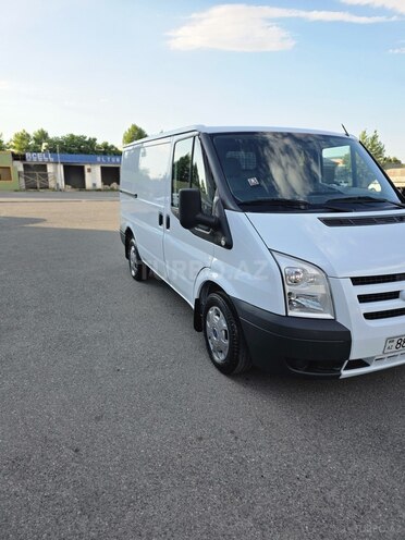 Ford Transit-3