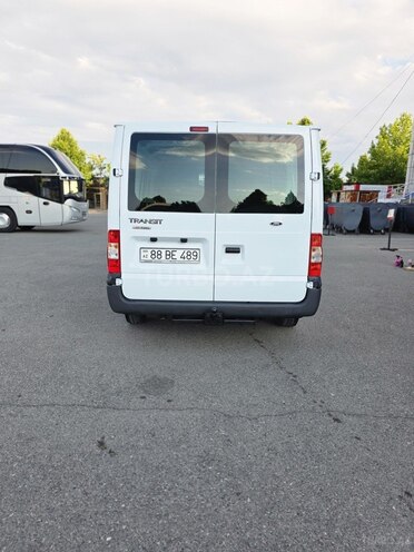 Ford Transit-4