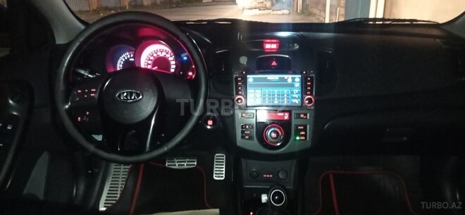 Kia Cerato-10