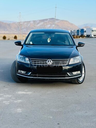 Volkswagen Passat-1